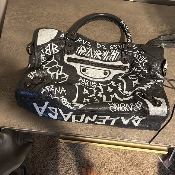 Balenciaga Handbags - Balenciaga
City Graffiti Classic Studs Bag Leather Large